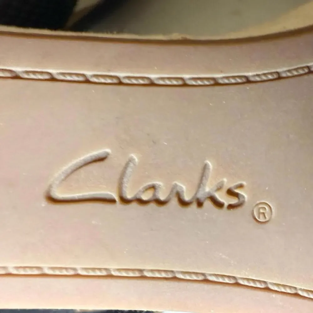 CLARKS Hazelle Black Snake-Embossed Leather Wedge Comfort Sandals Size 10